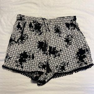 Angie Black/white Patterned Shorts
